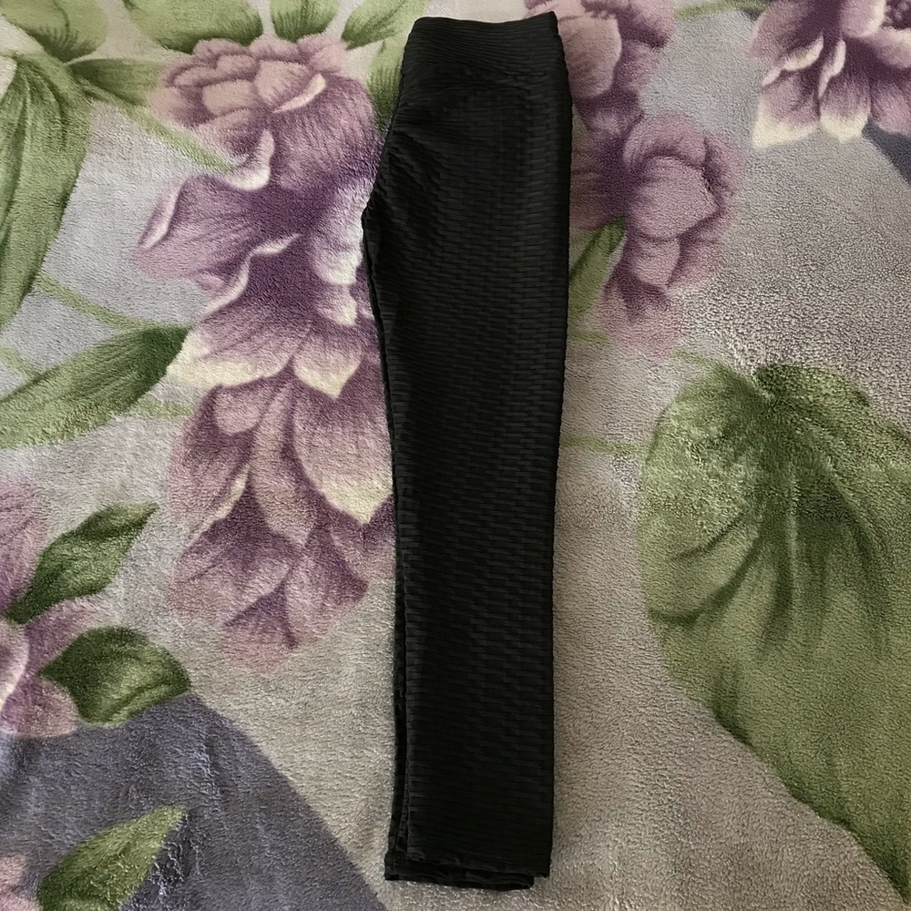 SHEIN Solid Textured Sports Leggings with Phone Pocket - Picture 11 of 16